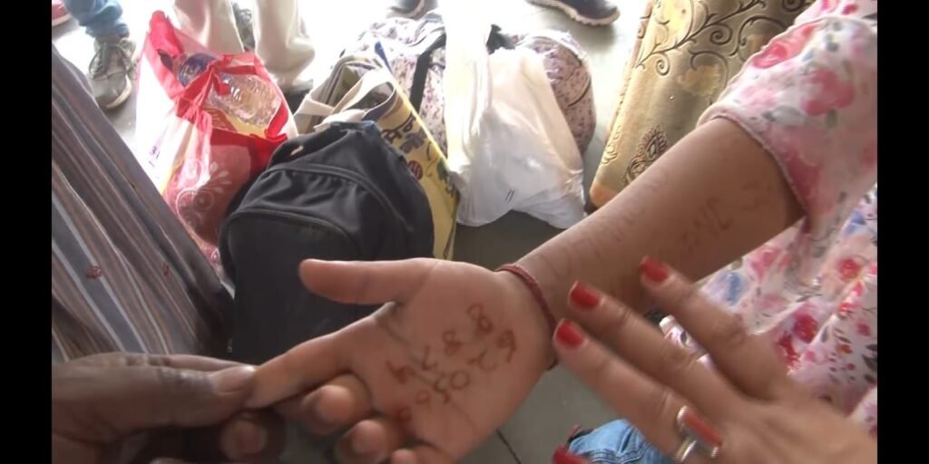 कुंभ यात्रा का साइड इफ़ेक्ट : अचानक रद्द कर दी जा रही नियमित ट्रेनें, 18-18 घंटे विलंब से चल रही राजधानी…