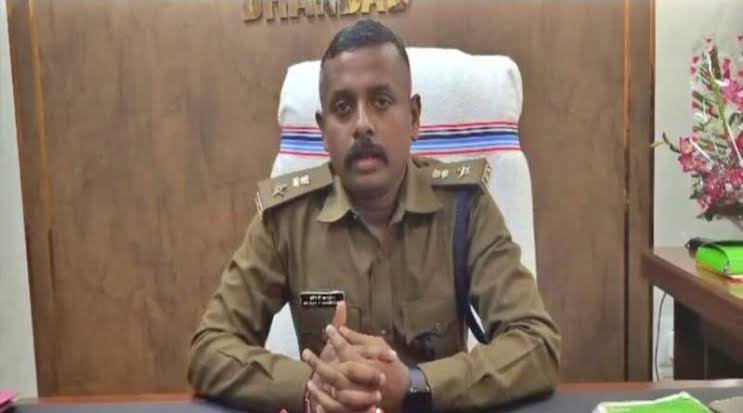 Dhanbad news: महाकुंभ की भीड़ को देखते हुए लगी पुलिस अधिकारियों की ड्यूटी…