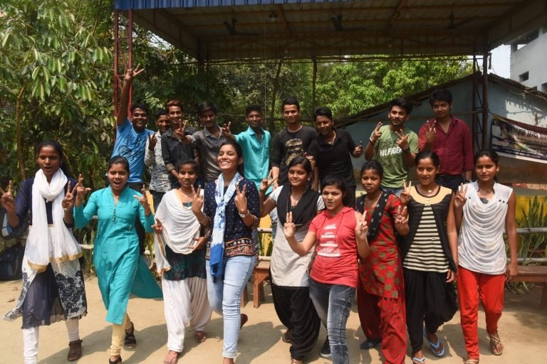 बिहार बोर्ड रिजल्ट 2025 : 12वीं में बेटियों ने फिर मारी बाजी, तीनों स्ट्रीम में बनीं टॉपर…