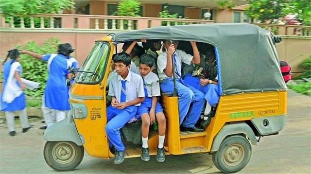 Auto Rickshaws Ban: बच्चों को स्कूल लेजाने वाले ऑटो और ई-रिक्शा बैन: 1 अप्रैल 2025 से नए नियम लागू…
