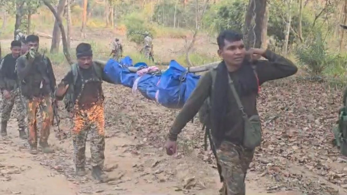 छत्‍तीसगढ में दो मुठभेड़, 30 नक्सली ढेर, एक जवान शहीद, बीजापुर में 26 तो कांकेर में 4 नक्सली मारे गए…