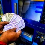 एक अप्रैल से बैंकिंग के कई नियमों में बदलाव, अकाउंट में न्यूनतम बैलेंस, एटीएम से पैसे निकालने जैसे जान लें नए नियम…