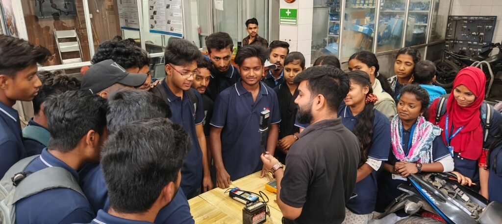 बॉश आटोमोटिव सेल्स एंड सर्विस टेक्निशियन कोर्स युवाओं के कौशल विकास का एक सराहनीय कदम…