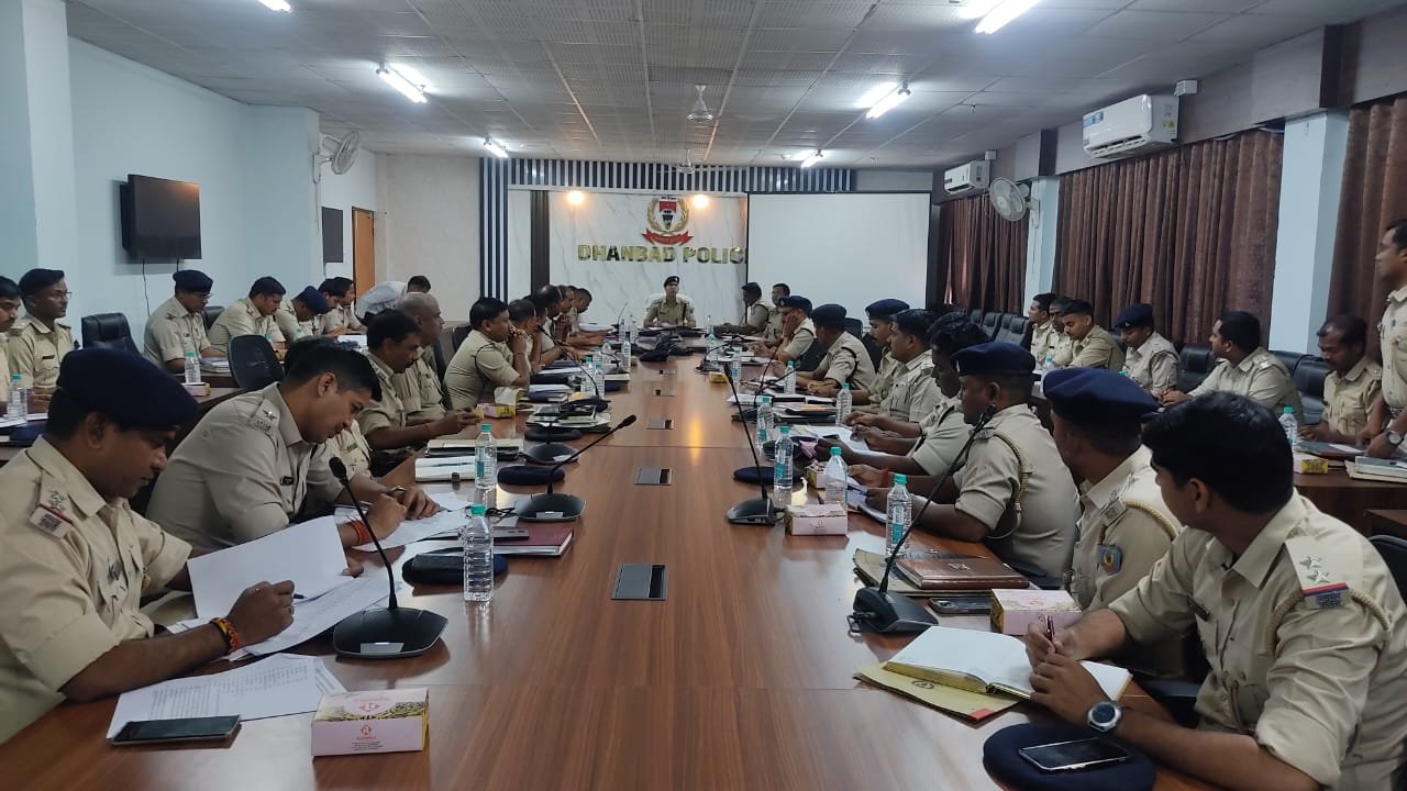 ग्रामीण एसपी ने पुलिस मुख्यालय में की “अपराध समीक्षा” बैठक..विधि व्यवस्था को लेकर दिए निर्देश…