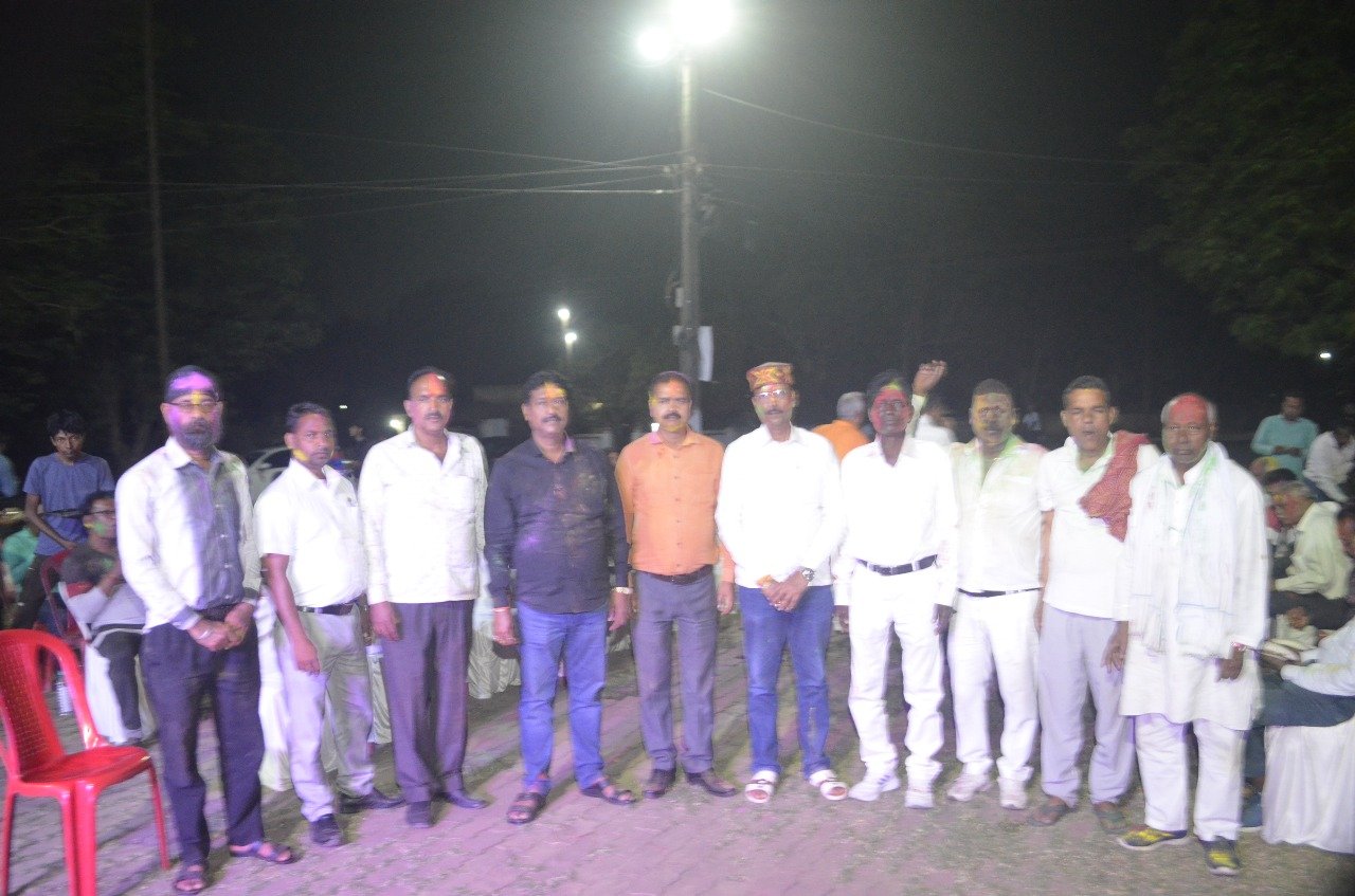 सिद्धू कान्हू सेवा दल की और से आर.एम.के-4 दुर्गा मंदिर के सामने होली मिलन समारोह का  किया आयोजन….