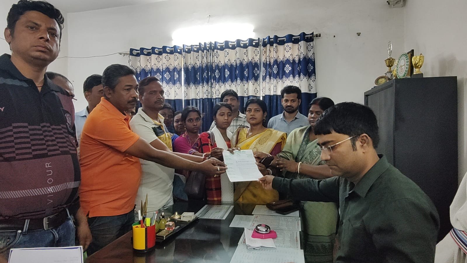 दस दिनों के अंदर हमारी मांगे नहीं मानी गई तो देंगे सामूहिक इस्तीफा देंगे…