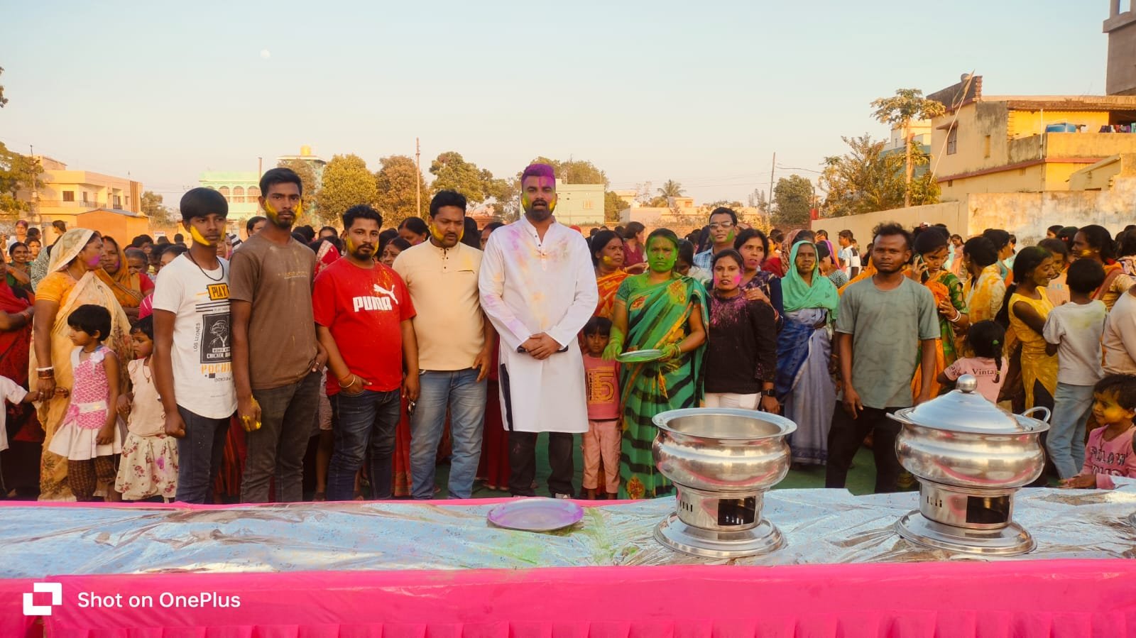 होली के मौके पर 500 गरीब बच्चो के बिच बांटे गए पिचकारी…