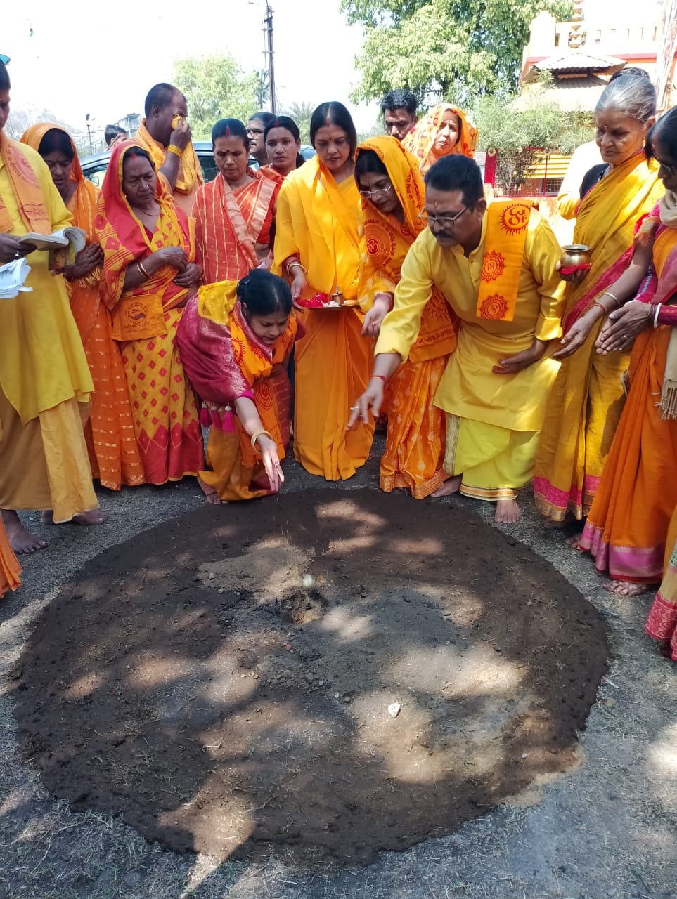 चासनाला में 24 कुंडीय गायत्री महायज्ञ को लेकर हुआ भूमिपूजन…