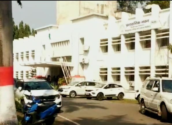 एफ सी आई एल के आवासों में रहने वालों को बेदखली के लिए एफ सी आई एल सम्पदा विभाग द्वारा पी पी एक्ट कोर्ट में नोटिस के तहत 18 मार्च को नहीं हुए कोई हाजिर…