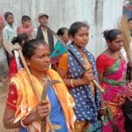 मिहिजाम थाना गेट पर उग्र प्रदर्शन, गुस्साए ग्रामीणों ने किया प्रदर्शन, बच्ची के हत्यारोपी की गिरफ्तारी किया मांग…