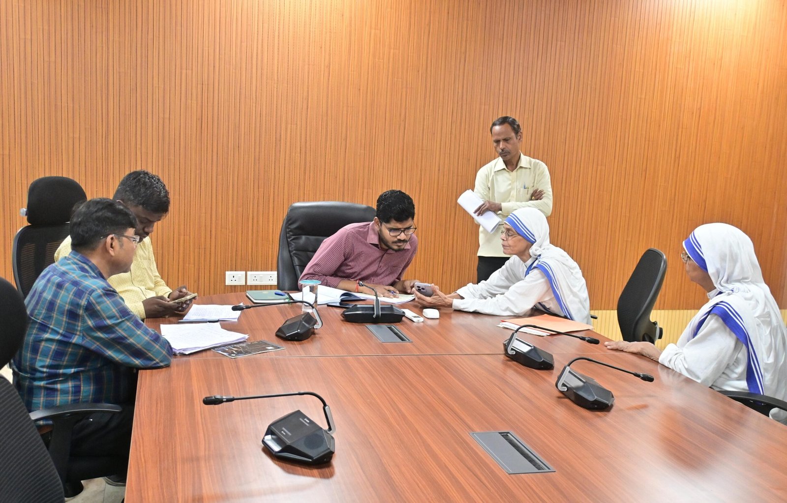 वृद्धा ने की जमीन पर जबरन कब्जा कर अवैध निर्माण करने की शिकायत…