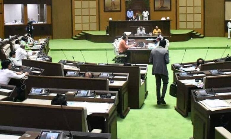 झारखंड विधानसभा : मंत्री सुदिव्य सोनू का ऐलान, राज्य के विकास कार्यों में नहीं होगी धन की कमी…