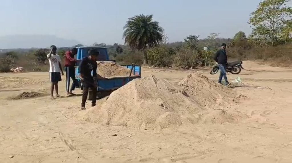 राज्य सरकार को खुलेआम चुनौती दे रहे हैं आसनसोल के बालू और जमीन माफिया…