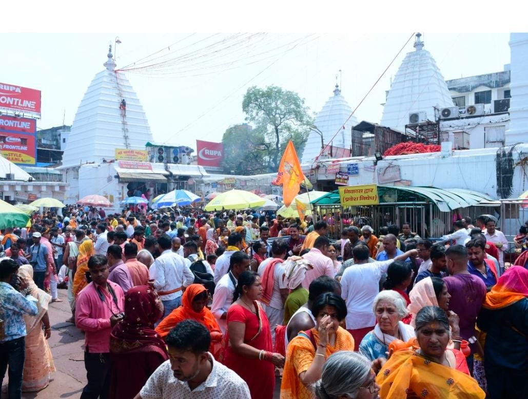 सोमवारी पर भक्तों की लगी कतार, 80 हजार भक्तों ने की पूजा…