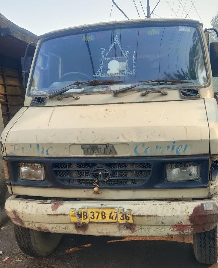 अवैध बालू लदा टाटा 407 जब्त..बैंक मोड़ थाना में एफआइआर दर्ज…