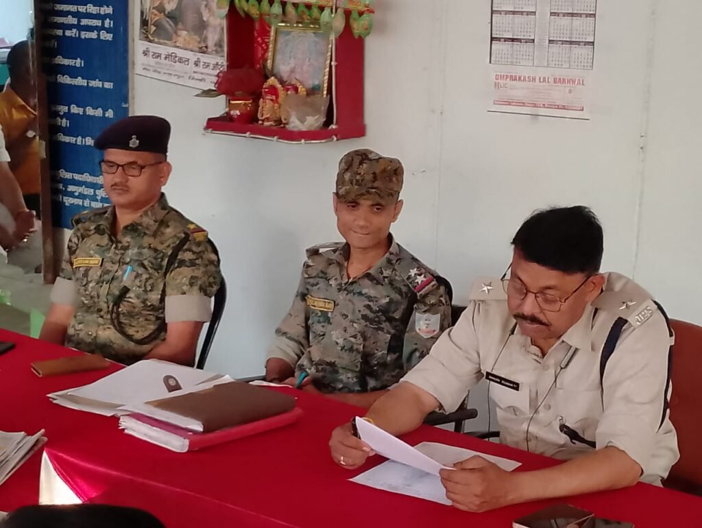 सिंदरी थाना परिसर में सरहुल,राम नवमी तथा ईद उल रमजान पर्व को को लेकर शांति समिति की हुई बैठक…