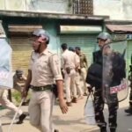 फांसी के फंदे से झूलता मिला युवक का शव इलाके मे बवाल पुलिस पर हमला, डीसी जख्मी…