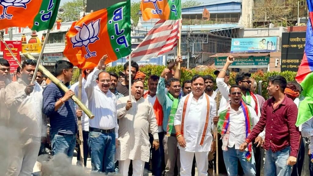 अनिल टाइगर की हत्या के विरोध में रांची बंदकहीं प्रदर्शन तो कहीं आगजनी…