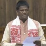 सांसद ढुलू महतो पार्लियामेंट में उर्वरक और रसायन मंत्री जेपी नड्डा से मिले और सिंदरी की समस्याओं का पत्र शौपा…