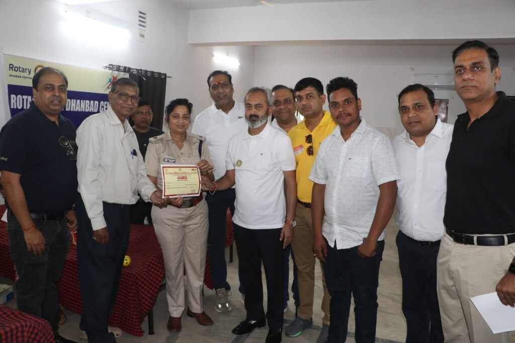 थैलेसीमिया पीड़ित बच्चों के लिए पुलिस लाइन में रक्तदान शिविर आयोजित, पुलिसकर्मियों ने किया ब्लड डोनेट…