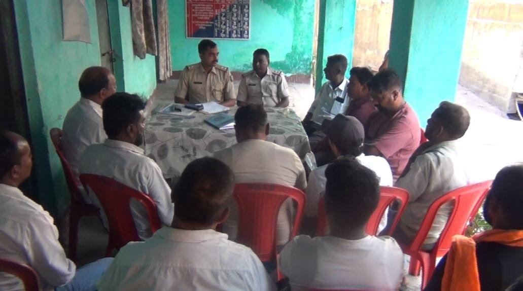 चैती छठ, नवरात्र, रामनवमी एवं ईद पर्व को लेकर घनुडीह ओपी परिसर में शांति समिति की बैठक हुई संपन्न…