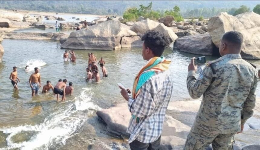 रीमिक्स फॉल में डूबने से दो सगे भाइयों की मौत…