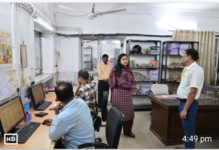 उपायुक्त ने किया जिला कोषागार का निरीक्षण..समय पर बिल का निष्पादन करने का निर्देश…