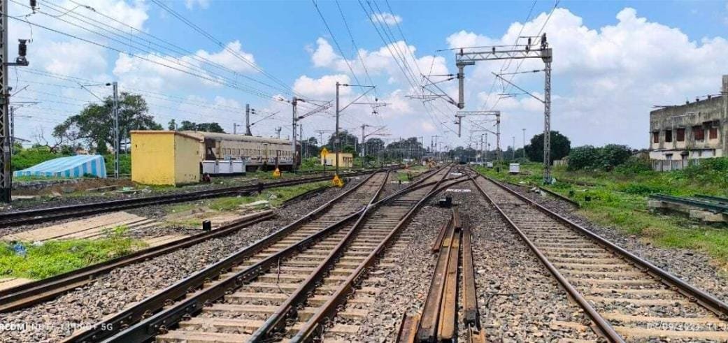 रेलवे चलायेगी 11 ग्रीष्मकालीन विशेष ट्रेनें….