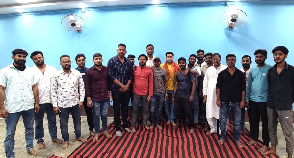 सिंदरी आज दिनांक 30 तारीख को निर्णय लिया गया है हनुमान जन्मोत्सव शोभायात्रा से पहले प्रभु श्रीराम की मूर्ति होगी स्थापित: सोनू…