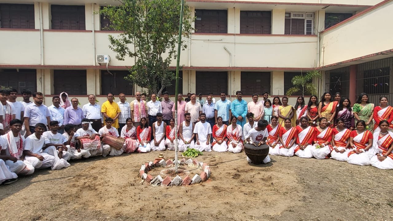 ईद के मौके पर भाजपा नेता लक्की सिह किए सर्बत वितरण…