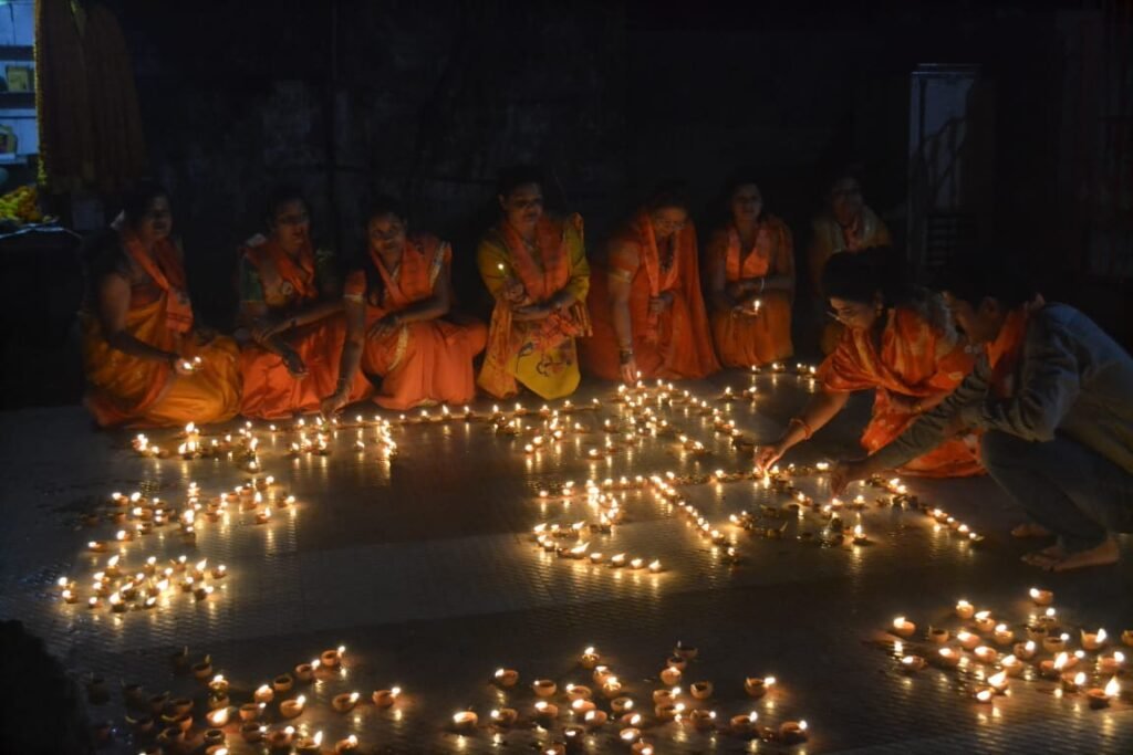 हिंदू नव वर्ष पर दीपोत्सव का आयोजन..
