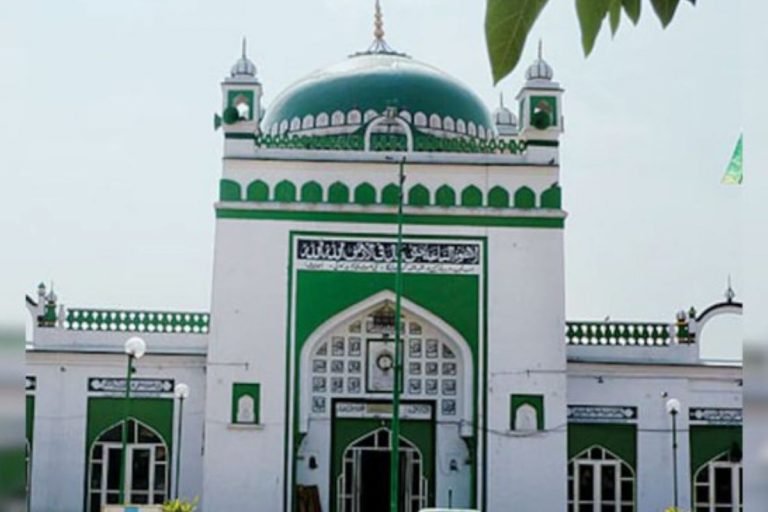 संभल की शाही जामा मस्जिद की रंगाई-पुताई का काम शुरू, ASI की निगरानी में काम जारी…