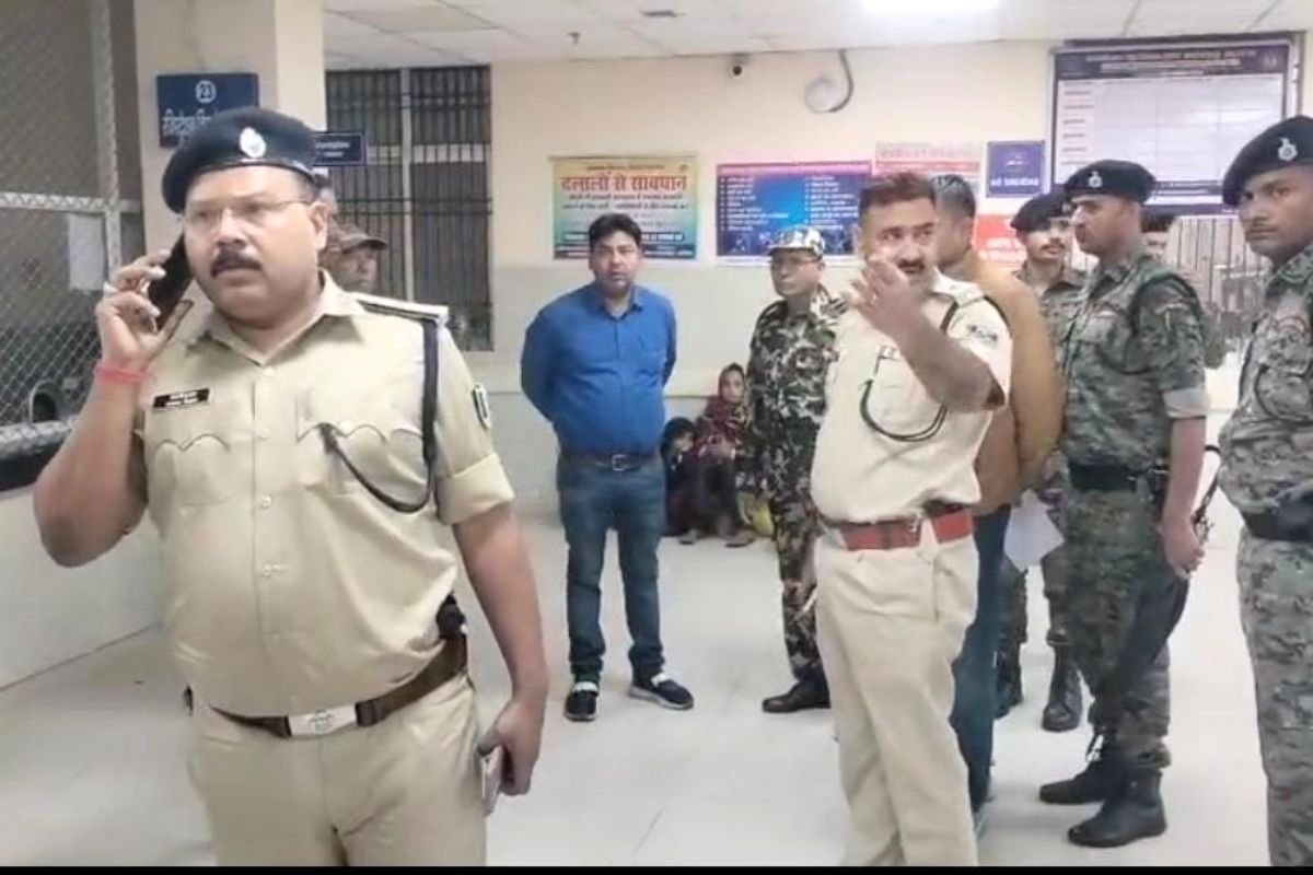 Encounter: बिहार के अररिया में एनकाउंटर, आरा और पूर्णिया तनिष्क शोरूम लूटकांड का मास्टरमाइंड ढेर…