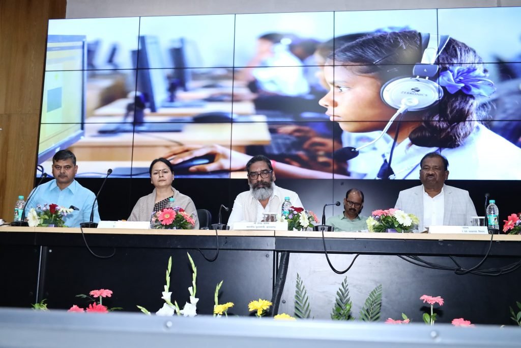 सरकार सभी पंचायत में लगायेगी एक-एक मोबाइल टावर : मुख्यमंत्री…