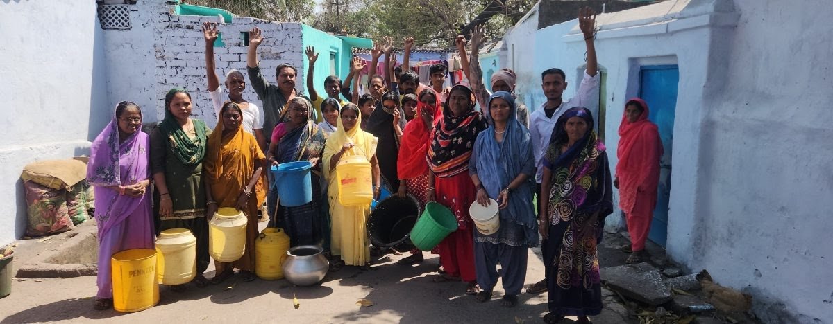 Dhanbad News: रमजान माह में पानी के लिए तरस रहे हैं लोग…