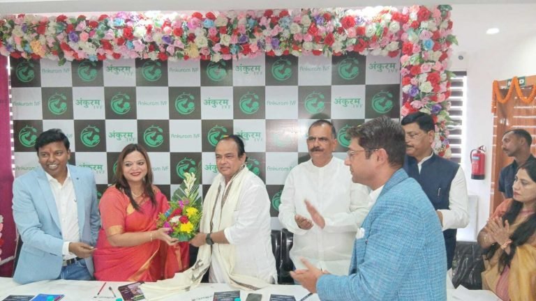 Dhanbad News : धनबाद में डॉ इरफान अंसारी ने कहा- करीबी जिलों में होगा चिकित्सकों का ट्रांसफर, रिटायर्ड की ली जायेगी सेवा…