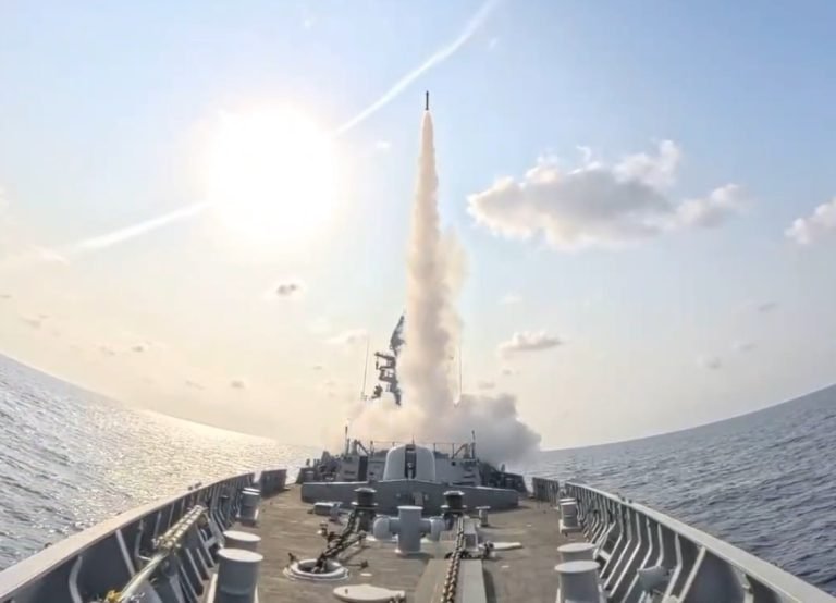 भारतीय नौसेना ने अरब सागर में जंगी जहाज से किया मिसाइल रक्षा प्रणाली का परीक्षण…