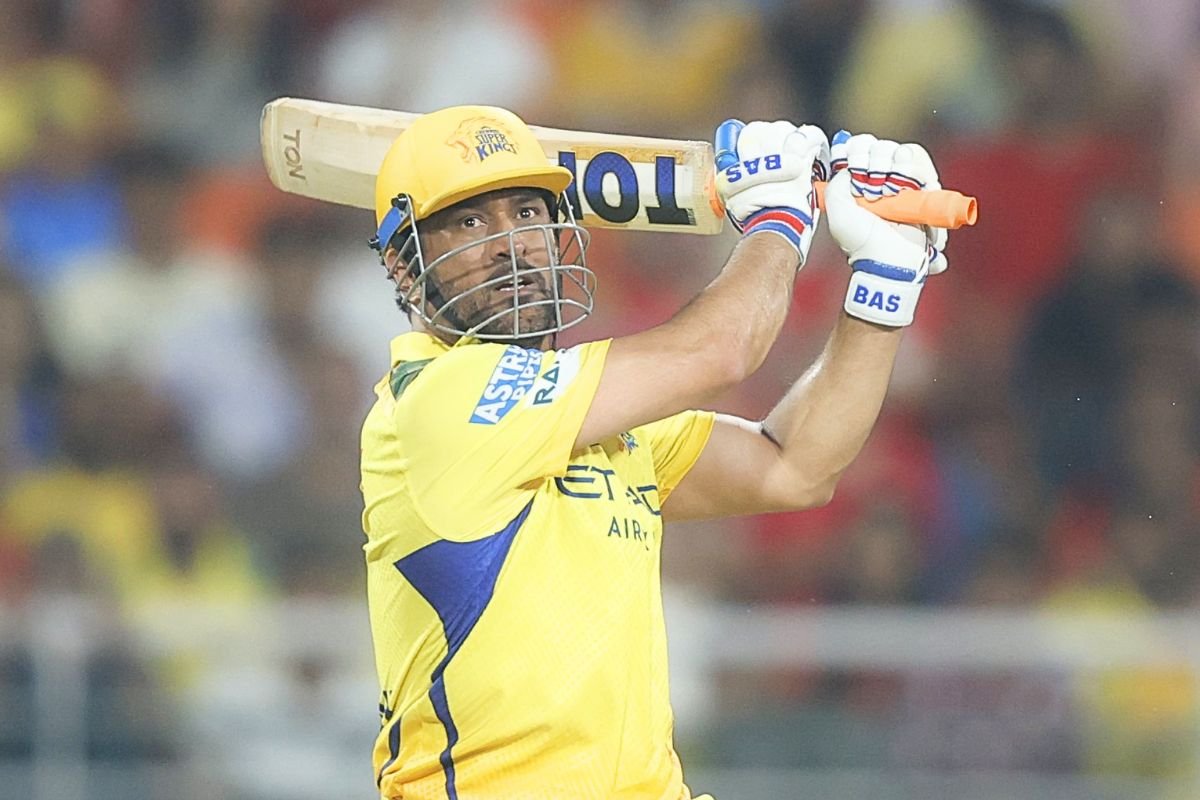 एमएस धोनी के नाम एक साथ दर्ज हुए दो रिकॉर्ड, IPL इतिहास में ऐसा करने वाले बने पहले खिलाड़ी….