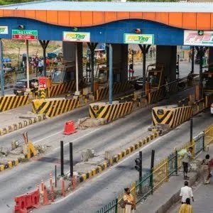 फास्टैग नहीं, 1 मई से शुरू होगा जीपीएस आधारित टोल सिस्टम, जानें यात्रियों को कैसे मिलेगा फायदा…