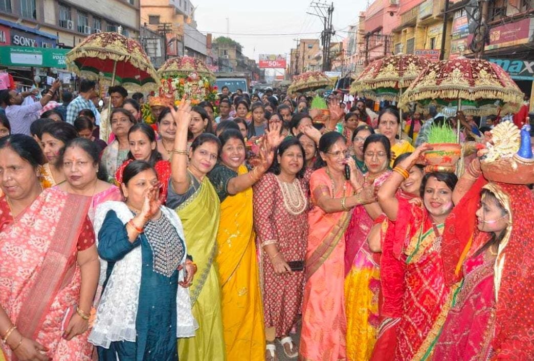 झरिया में सुहागिनों ने की गणगौर माता की पूजा, निकली शोभा यात्रा…
