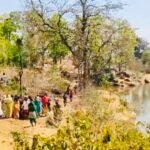 गिरिडीह में फंदे से लटका मिला मां-बेटे का शव, तालाब में मिली बेटी की लाश…