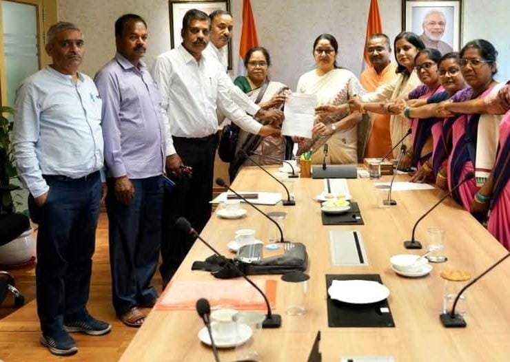 आंगनबाड़ी के बहनों की मांगों को लेकर केंद्रीय महिला बाल विकास मंत्री से हुई वार्ता….