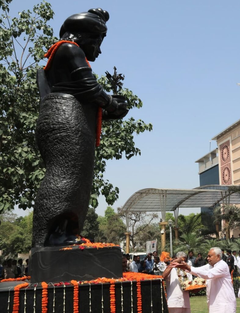 मुख्यमंत्री ने महान शासक सम्राट अशोक की जयंती के अवसर पर उन्हें नमन किया…