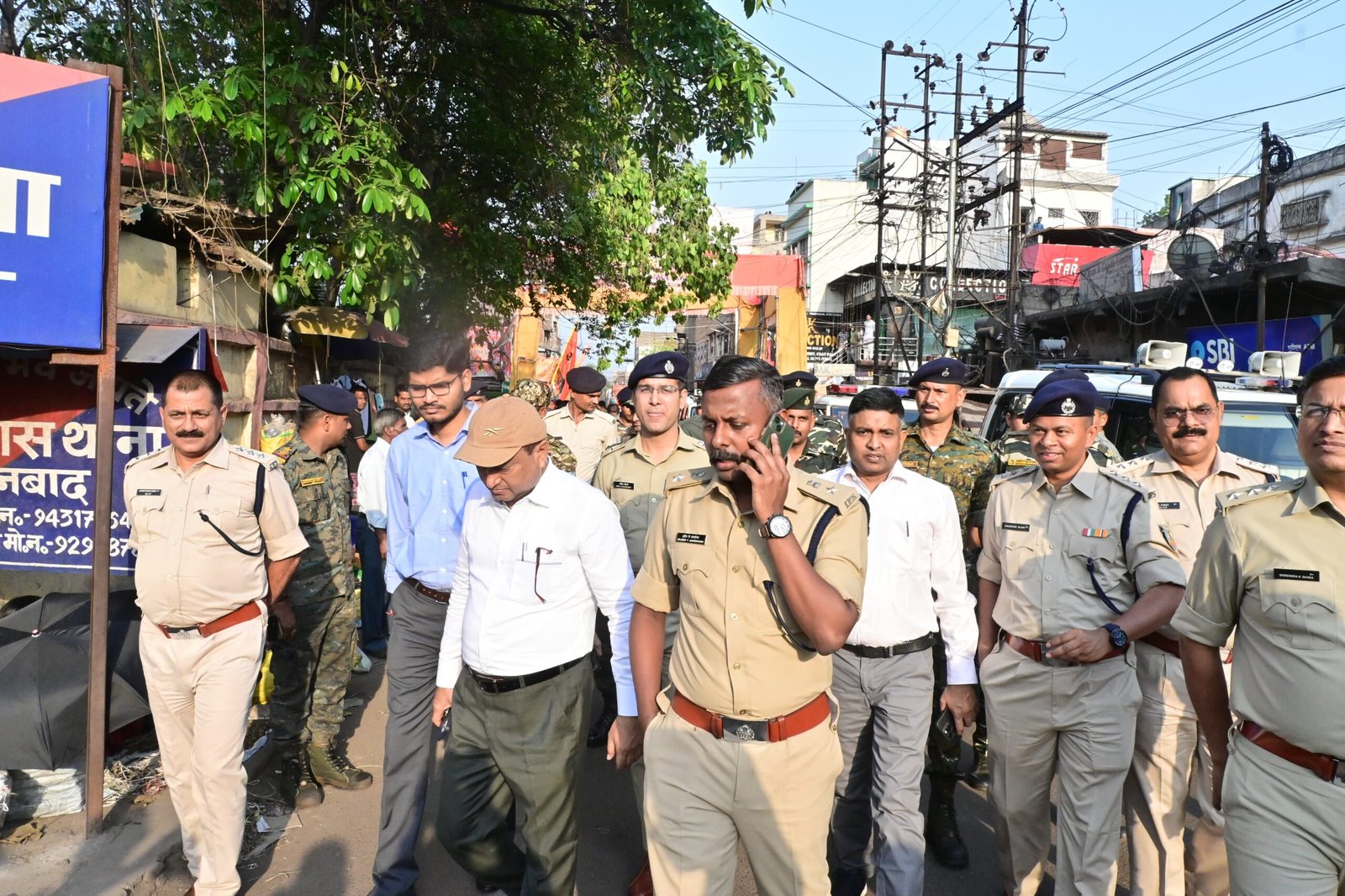 प्रशासन ने बैंक मोड़, कतरास, पांडरपाला सहित अन्य क्षेत्रों में किया फ्लैग मार्च…