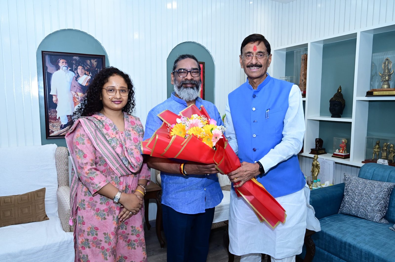 सीएम हेमंत सोरेन से मिले केंद्रीय रक्षा राज्य मंत्री संजय सेठ, कल्पना सोरेन भी थीं मौजूद…