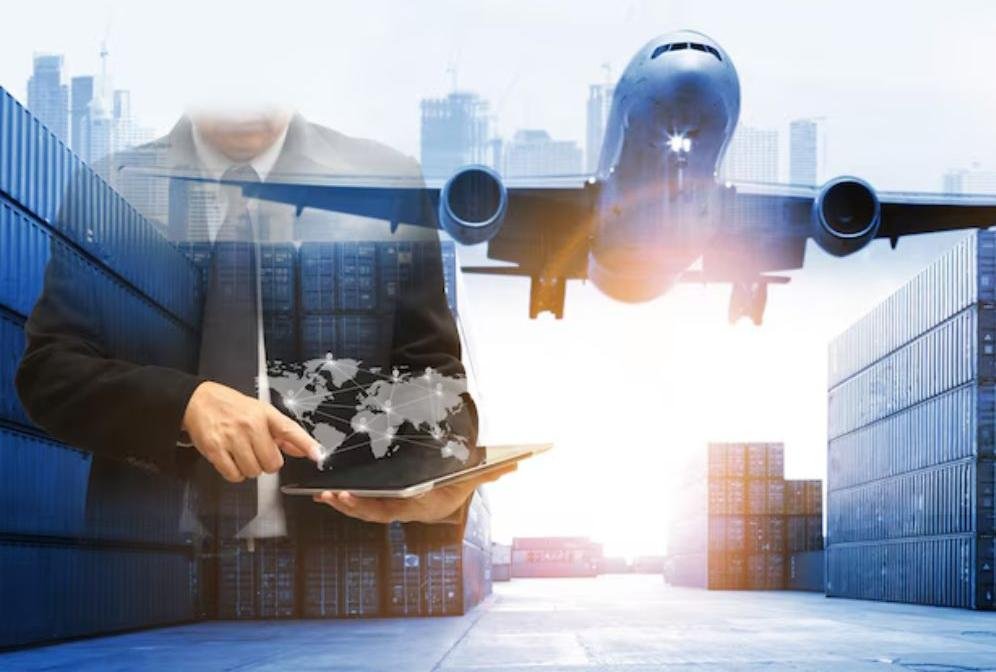 ट्रंप के टैरिफ का था खौफ, एप्पल ने चीन और भारत से भर-भरकर अमेरिका भेजे अपने सामान…