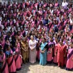 मांडर और चान्हो प्रखंड के 322 आंगनबाड़ी सेविकाओं के बीच स्मार्ट फोन का वितरण