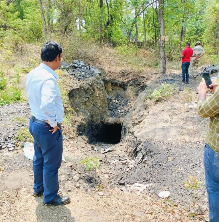 मधुबन थाना क्षेत्र में अवैध खनन पर सीआईएसएफ और पुलिस की कार्रवाई, कोयला गिरोह में मचा हड़कंप…