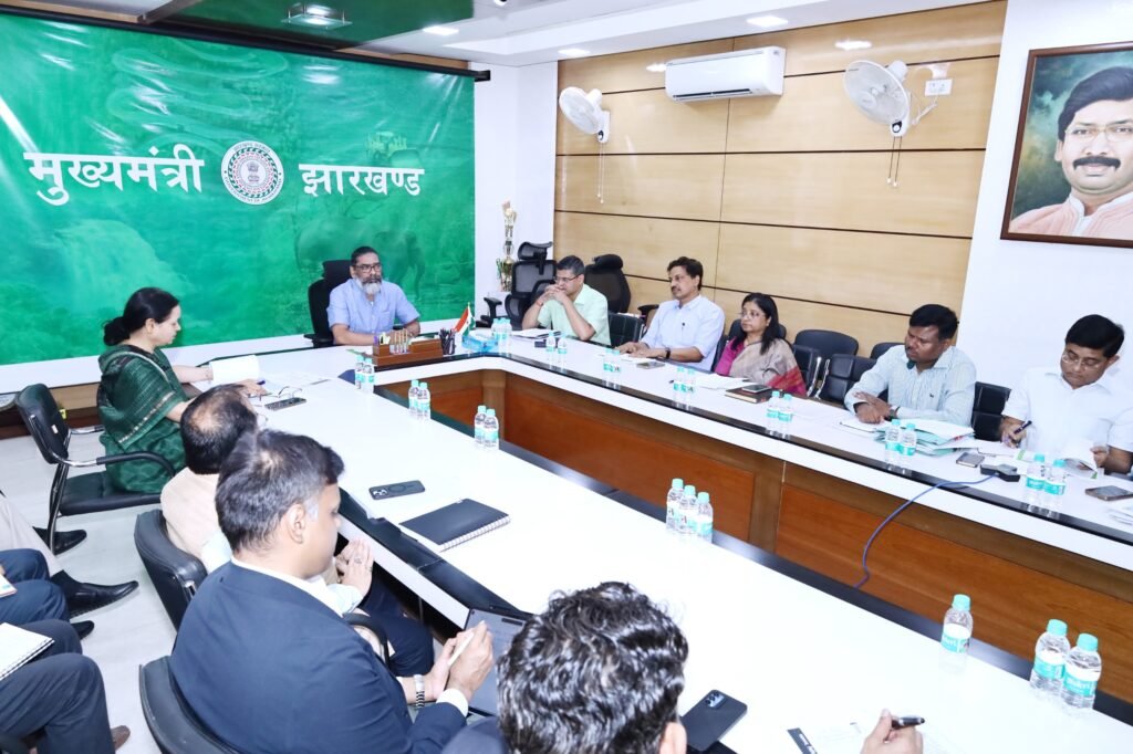 मुख्यमंत्री हेमन्त सोरेन ने बैठक में अधिकारियों को दिए कई महत्वपूर्ण दिशा-निर्देश…