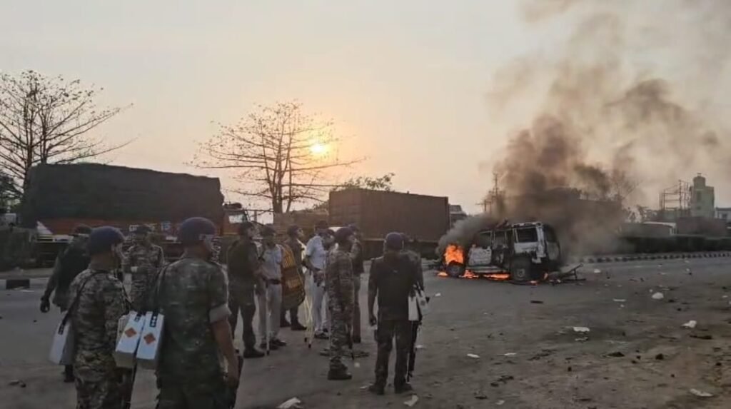 वकफ क़ानून के विरोध मे मुर्शिदाबाद मे एक बार फिर भड़की हिंसा…